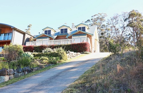 Eden House | Whale Cove Circuit
