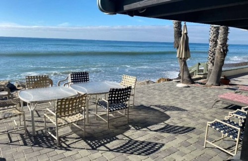 Capistrano Beach Apartment | Whale Rock House (Beach Front, Downstairs)