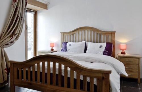 Tresmeer House | What A Beauty - Thr