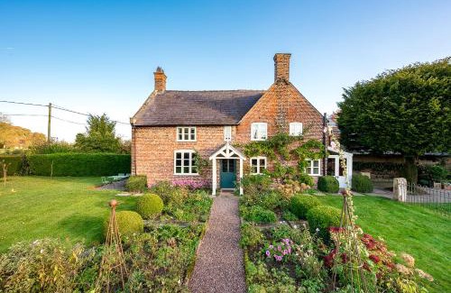 Beeston House | Wheelwrights Cottage