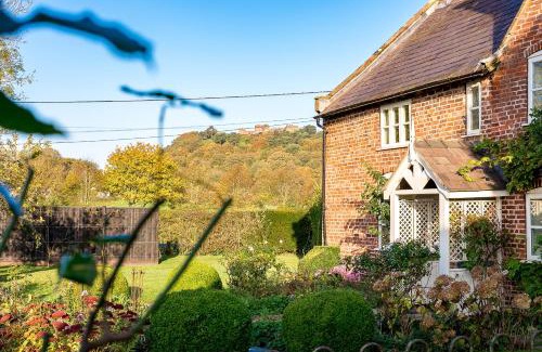 Beeston House | Wheelwrights Cottage