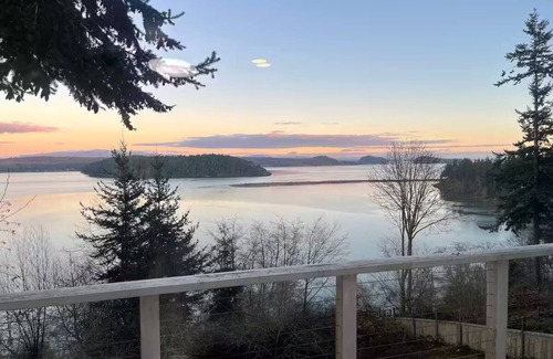 Oak Harbor House | Whidbey Island getaway
