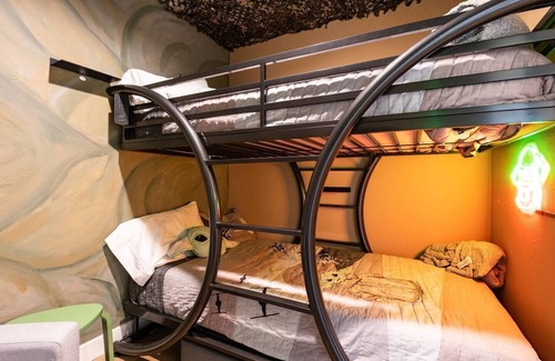 Fullerton House | Whimsical Guest House with Disney-themed Rooms, Pool & Spa