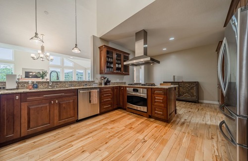 Candler House | Whiskey Way Inn - Amazing Amenities w/Hot Tub/Game Room/Privacy/Views -yet close to it all!