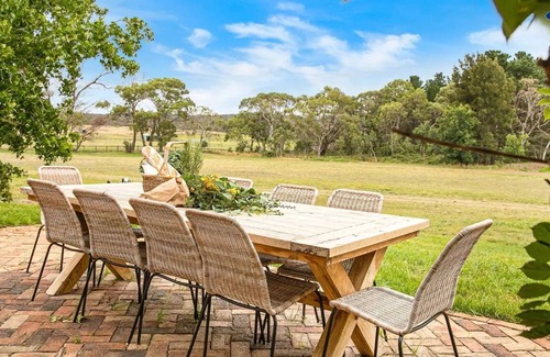 Berrima House | Whisky Creek – rural vistas only a stone's throw from Berrima