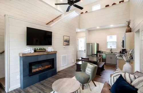 Sevierville Cabin | Whispering Pine - Arcade - Lake Perks