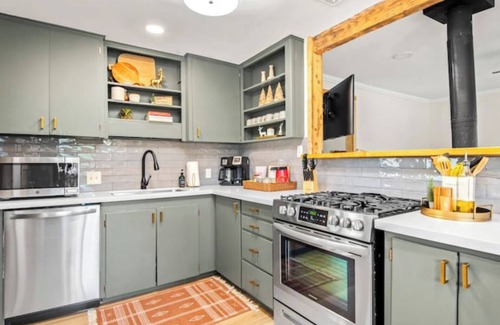 Mountainaire Cabin | Whispering Pines Cabin w/Hot Tub!