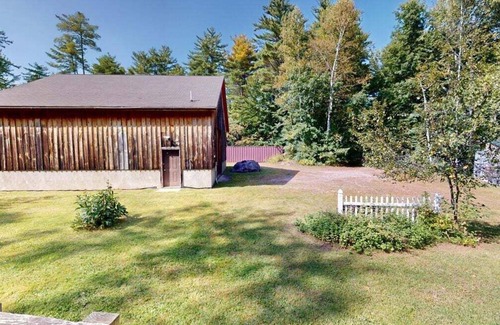 Brandon House | Whispering Pines – Enjoy wildlife in this charming, well-kept home, perfect for a relaxing retreat