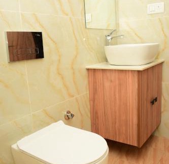 West Mere Villa | Whispering Pines