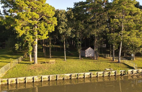 Trinity Cottage | Whispering Pines on Lake (Woods/Hot Tub/Lakefront)