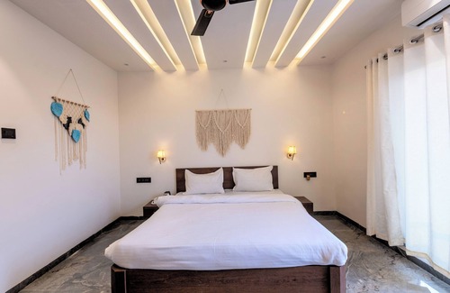Igatpuri Villa | Whispering Vale, Igatpuri by Ebony Stays | Luxury 5BHK with Pool & Mountain View