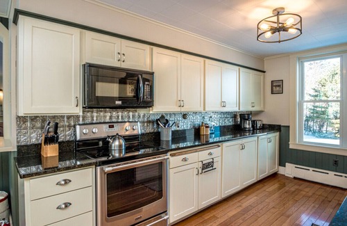 Buckfield House | Whispering Waters Farmhouse/Barn