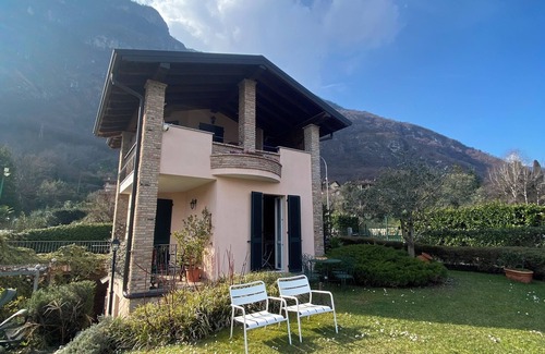 Oliveto Lario House | White Beach House - Lake View Room