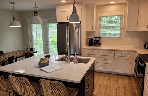 Elberta House | White Birch - Riverfront and Newly-Remodeled! Great Location!