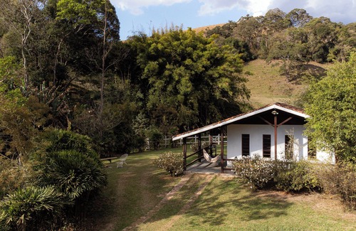 Goncalves Cottage | | White cabin | Fireplace, fireplace, tranquility, ideal for families and friends