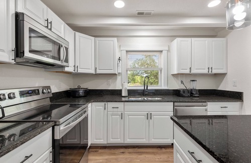 Buxton House | White Heron: Sound Views | Pet Friendly