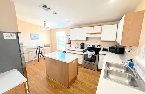 Cudjoe Key House | White Home - Receive 400 dollars ntowards a BOAT RENTAL!