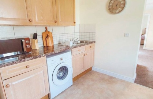 Stroud Apartment | White Jasmine in Stroud