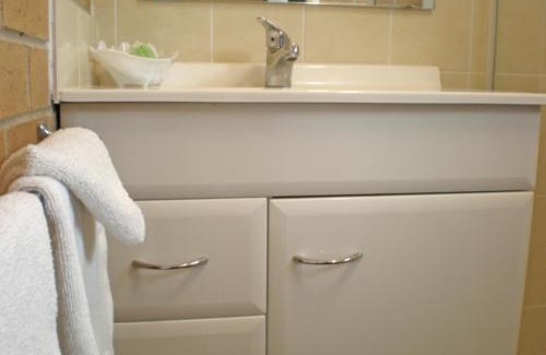 Armidale Hotel | White Lanterns Motel