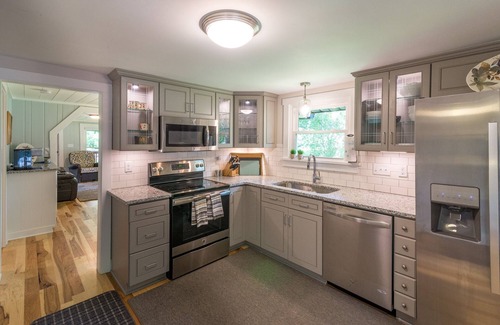 Black Mountain House | White Oak Cottage-Walk to Downtown Black Mountain