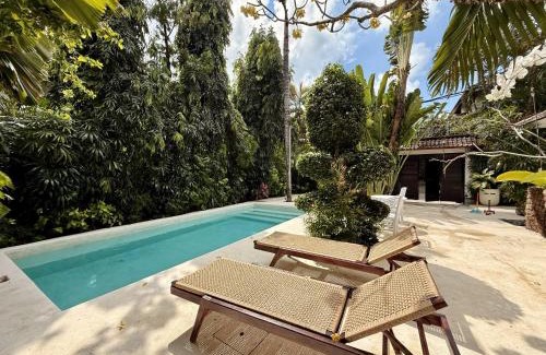 Sunset Road Villa | White Orchid Villa Seminyak, close to Legian