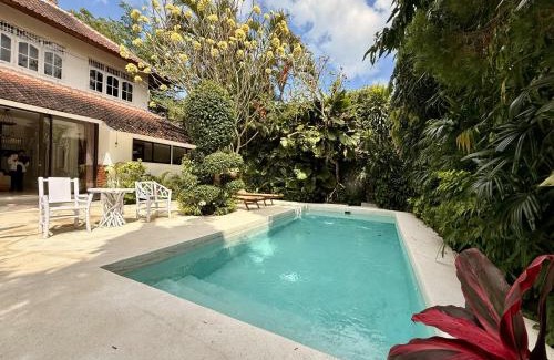 Sunset Road Villa | White Orchid Villa Seminyak, close to Legian