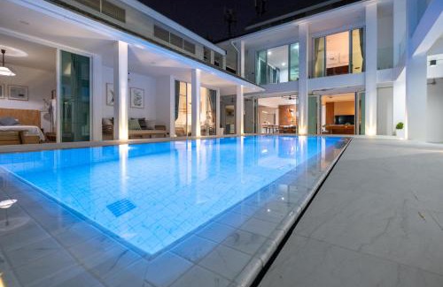 Chang Phueak Villa | White Pool Villa Chiangmai