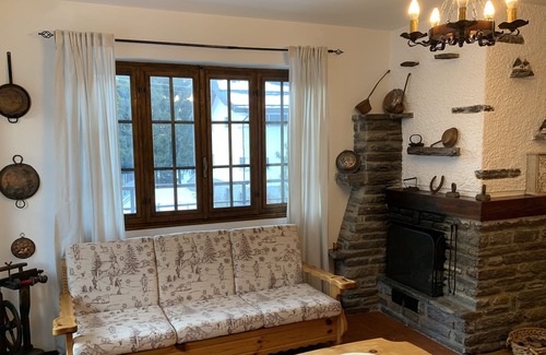 Ponte di Legno Apartment | White Rock apartment