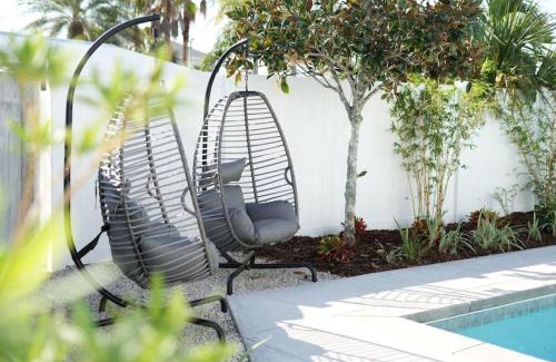 Butler Beach House | White Rose Sleeps 24 Private Heated Pool Beach