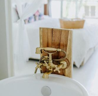 Kamphaeng Phet Hotel | White Wall Riverfront Hotel