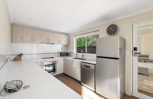 Quindalup House | Whitesands | Spacious BEACH HOUSE on the Bay, 🚴 to Dunsborough | Margaret River