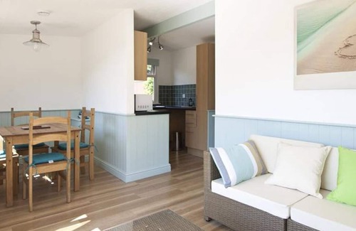 Mumbles Ski Chalet | Whiteshell 17 in the beautiful Swansea