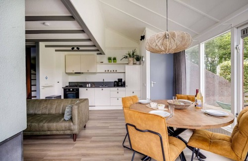 Zwiggelte House | Whitethroat I Calm Holiday Home with Convenient Outside Area