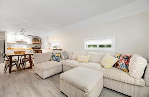 South Bay House | Whitewater The Genoa on Oneida Lake Sleeps 8