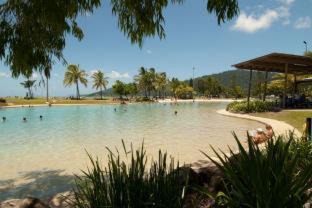 Airlie Beach Hotel | Whitsunday on The Beach