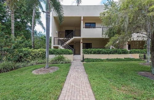 Pelican Bay Villa | Whole Home Villa in Hyde Park at Pelican Bay community with private pool/beach!