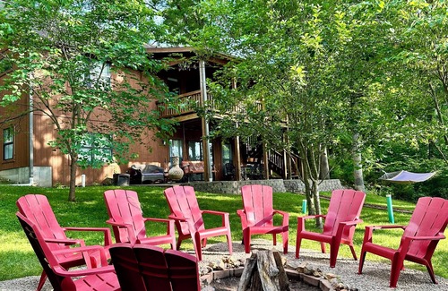 Warsaw House | Whole house on a quiet cove, Lake of the Ozarks, Family owned and operated.