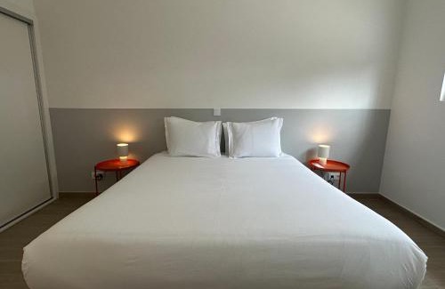 Alges Apartment | Whome Peaceful Algés Family Home away from City Noise