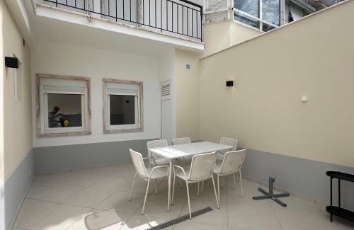 Alges Apartment | Whome Peaceful Algés Family Home away from City Noise