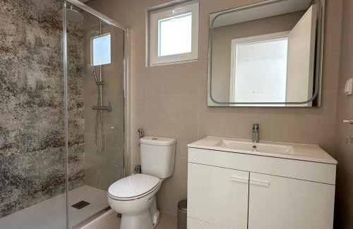 Alges Apartment | Whome Peaceful Algés Family Home away from City Noise