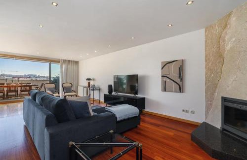 Leixões Apartment | WHome Penthouse Luxe - Views, Terrace & Parking