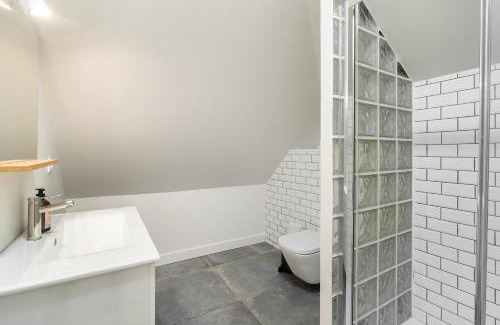 Paco De Arcos Apartment | Whome Relaxed Oeiras Stay with Private Pool