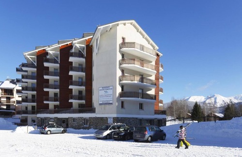 Ax-les-Thermes Apartment | Wifi, 100m from ski slopes, fitness, swimming pool, sauna, ski locker, 37m², Ax-Les-Thermes