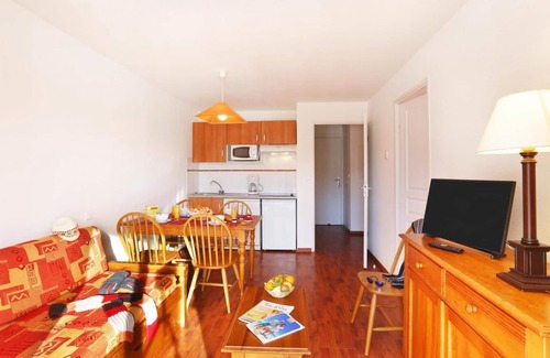 Ax-les-Thermes Apartment | Wifi, 100m from ski slopes, fitness, swimming pool, sauna, ski locker, 23m², Ax-Les-Thermes