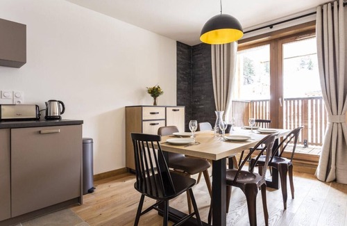 Plagne 1800 Apartment | Wifi, 100m from ski slopes, view mountain, balcony, parking, tv, ski locker, 51m², La Plagne