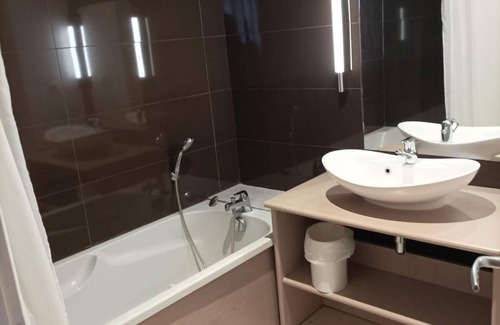 Jausiers Apartment | Wifi, 3rd floor, swimming pool, sauna, parking, tv, 55m², Pra Loup