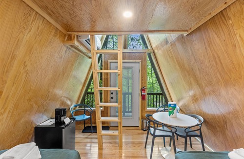 Pine Ridge Cabin | WiFi - A-Frames Under the Canopy - Multi-Cabin Retreat in Red River Gorge, Kentucky!