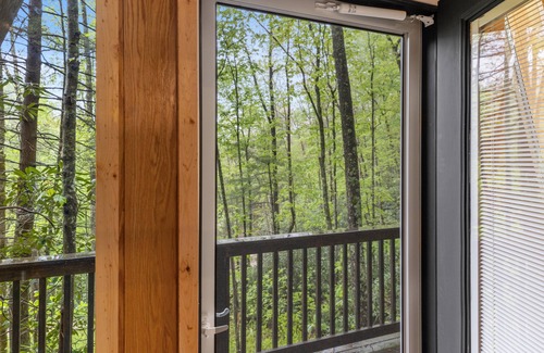 Pine Ridge Cabin | WiFi - A-Frames Under the Canopy - Multi-Cabin Retreat in Red River Gorge, Kentucky!