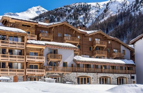 Val-d'Isere Apartment | Wifi, fitness, swimming pool, sauna, hammam, balcony, tv, ski locker, 60m², Val d'Isère