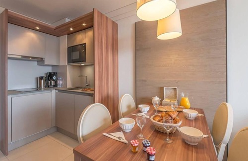 Arc-1800 Hotel | Wifi, ski-in/ski-out & foot of the slopes, sauna, hammam, balcony, tv, ski locker, 45m², Les Arcs